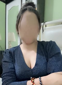 Meethi - escort in New Delhi Photo 8 of 12