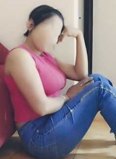 Meethi - escort in New Delhi Photo 9 of 12