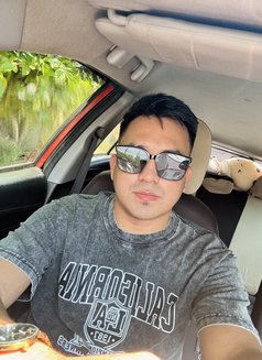 MeetUP/CamShow - Acompañantes masculino in Manila Photo 14 of 14