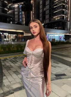 Meg - escort in Tokyo Photo 9 of 10