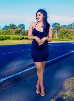 Meg - masseuse in Nairobi Photo 1 of 2