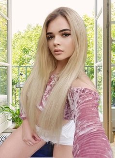 Megan 18 y.o - escort in İstanbul Photo 2 of 4