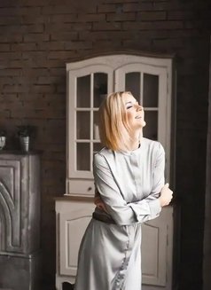 Megan - escort in Amsterdam Photo 2 of 3