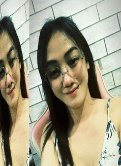 mgn - Acompañante transexual in Manila Photo 3 of 4