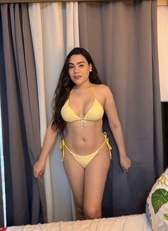 Megan - Transsexual escort in Manila Photo 2 of 7