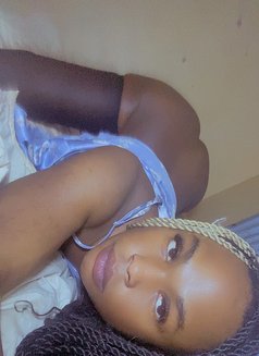 Megan - Transsexual escort in Nairobi Photo 7 of 16