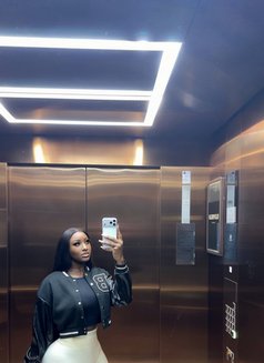 Megan - puta in Dubai Photo 1 of 5