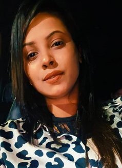 Megha - puta in Mumbai Photo 2 of 2