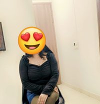 Megha - puta in Noida