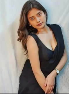 Meghna - puta in Noida Photo 2 of 2