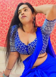 Meghna - Transsexual adult performer in Chennai Photo 2 of 9