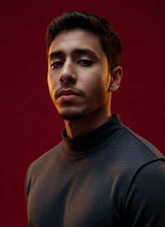 Mego - Male escort in Cairo Photo 2 of 5