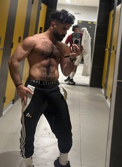Megz4u - Acompañantes masculino in Riyadh Photo 2 of 3
