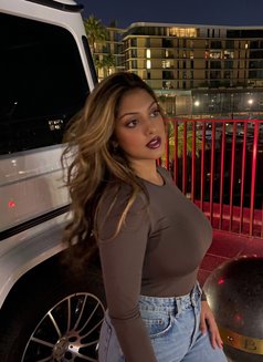 Mehak - escort in Dubai Photo 2 of 5