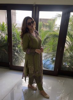 Mehak - escort in Dubai Photo 3 of 5