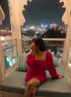 Mehak - puta in Mumbai Photo 1 of 13