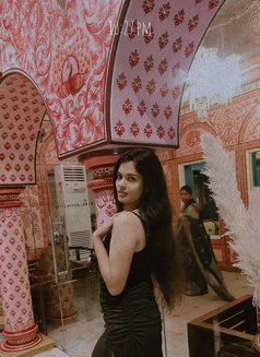 Mehak - puta in Mumbai Photo 2 of 13