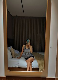 Mehak - puta in Mumbai Photo 3 of 13