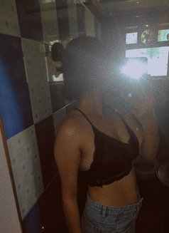 Mehak - puta in Mumbai Photo 4 of 13