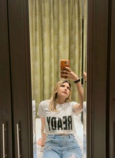 Mehar - puta in Dubai Photo 10 of 10