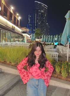 Mehar - puta in Dubai Photo 2 of 5