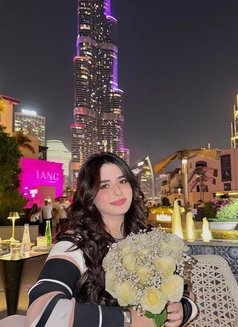 Mehar - puta in Dubai Photo 4 of 5