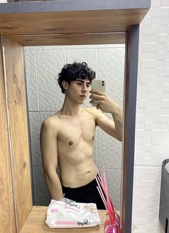 Mehmet - Male escort in İstanbul Photo 1 of 3