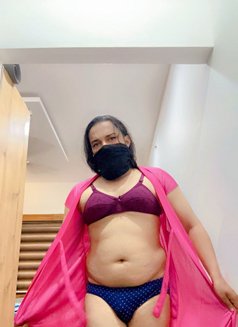 Mehra CrossDresser - Transsexual escort in London Photo 11 of 11