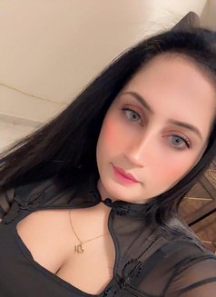 Mehwish - puta in Dubai Photo 1 of 2