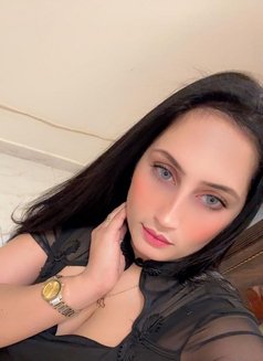 Mehwish - puta in Dubai Photo 2 of 2