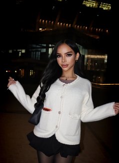 Meijes Big Ass with a hard and long Cock - Transsexual escort in Dubai Photo 17 of 20