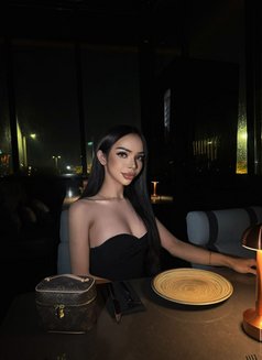 Meijes Big Ass with a hard and long Cock - Transsexual escort in Dubai Photo 20 of 20