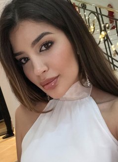 Mel - escort in Dubai Photo 8 of 14