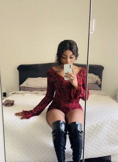 Mel - escort in Riyadh Photo 4 of 6