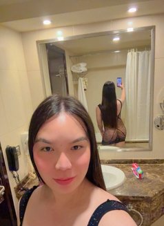 Mel - Transsexual escort in Abu Dhabi Photo 3 of 3