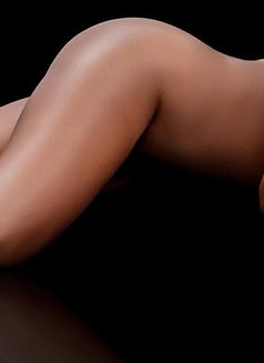 Mel - escort in Nairobi Photo 4 of 4