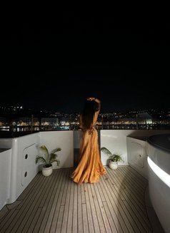 Mel Party - puta in Saint-Tropez Photo 8 of 14