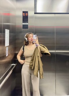 Mela - escort in Manila Photo 4 of 8