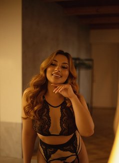 Melanie - escort in Bangkok Photo 2 of 7