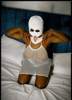 Melanie Squirting Hottie 🤪 - escort in Dubai Photo 4 of 8
