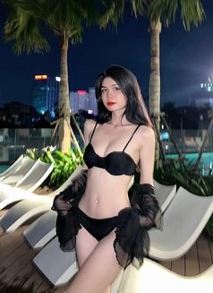 Melanie - escort in Dubai Photo 1 of 4