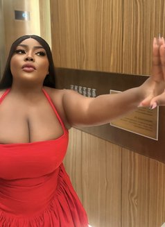 Melanin - puta in Dubai Photo 1 of 4