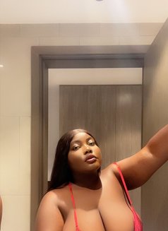 Melanin - puta in Dubai Photo 2 of 5
