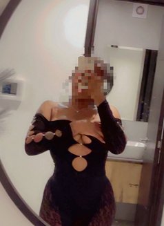 Melanin - puta in Nairobi Photo 2 of 4