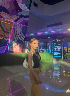 Meldest - Acompañantes transexual in Makati City Photo 5 of 10
