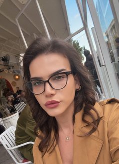 Melek ateş - Transsexual escort in İstanbul Photo 8 of 8