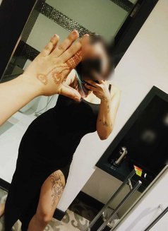 Meli - escort in Dubai Photo 1 of 3