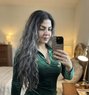 Melina - puta in Muscat Photo 1 of 6