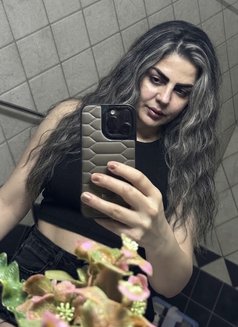 Melina - escort in Muscat Photo 4 of 5