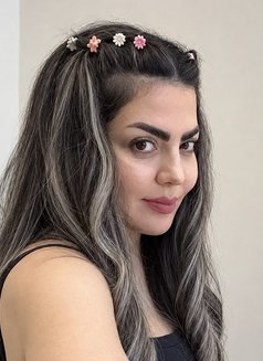 Melina - puta in Muscat Photo 1 of 8